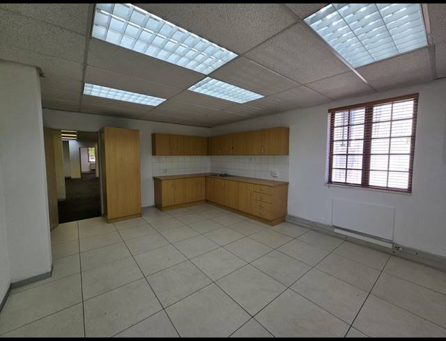 308M² OFFICE TO LET IN TYGER VALLEY